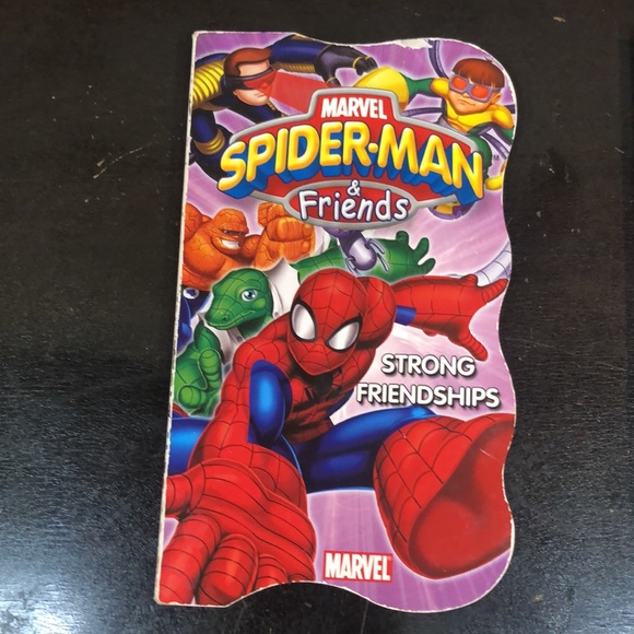 MARVEL SET OF 4 Books - Picture 7 of 17